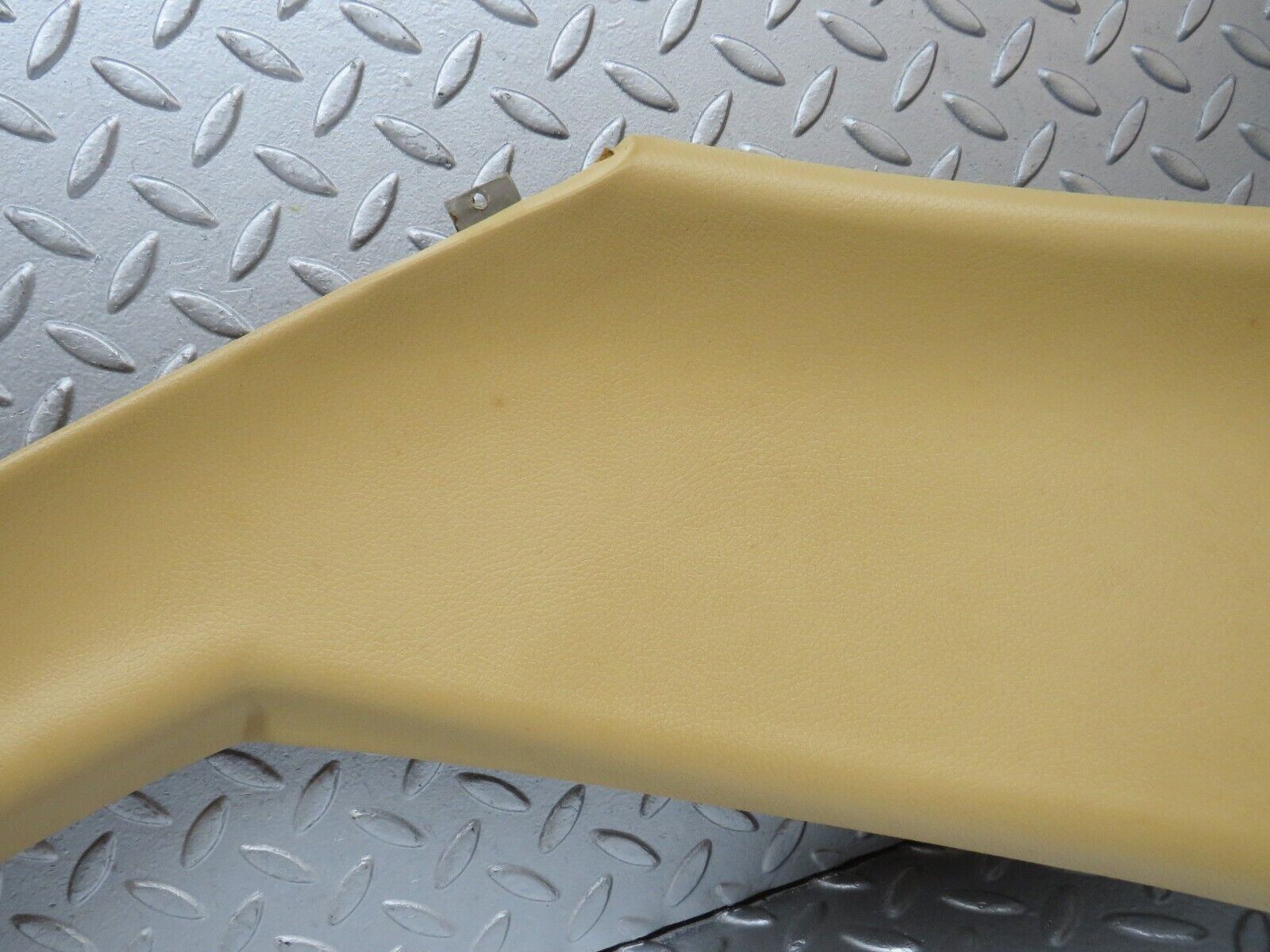 39841 Mercedes-Benz R107 350SL Hardtop C Pillar Cover Right Side Cream