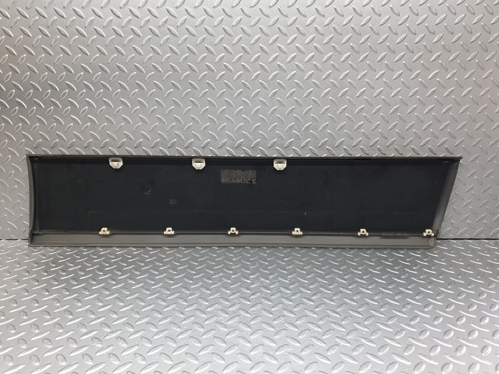 42874 Mercedes-Benz W201 190 2.0L Front Left Door Moulding Trim 2016905540