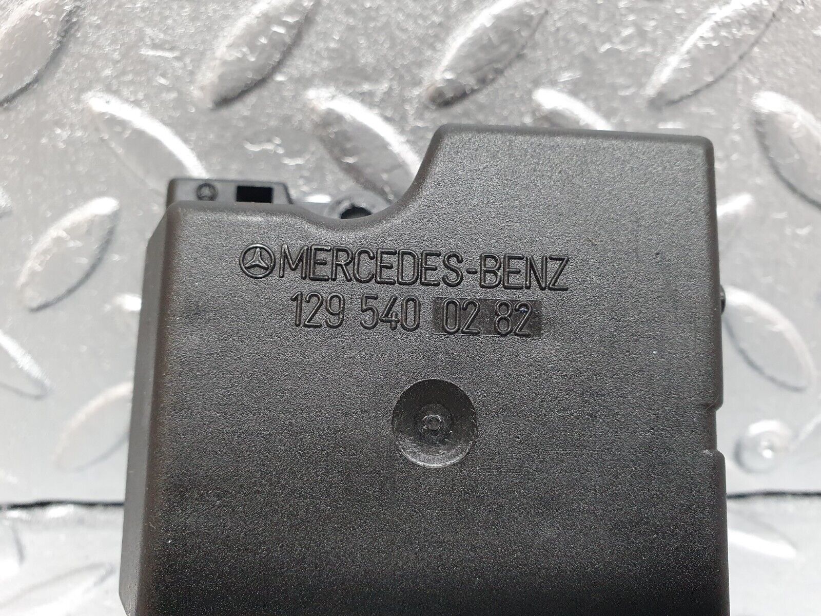 42167 Mercedes-Benz R129 320SL Coupe Fuse Box 1295400282 1295450700 1295400350