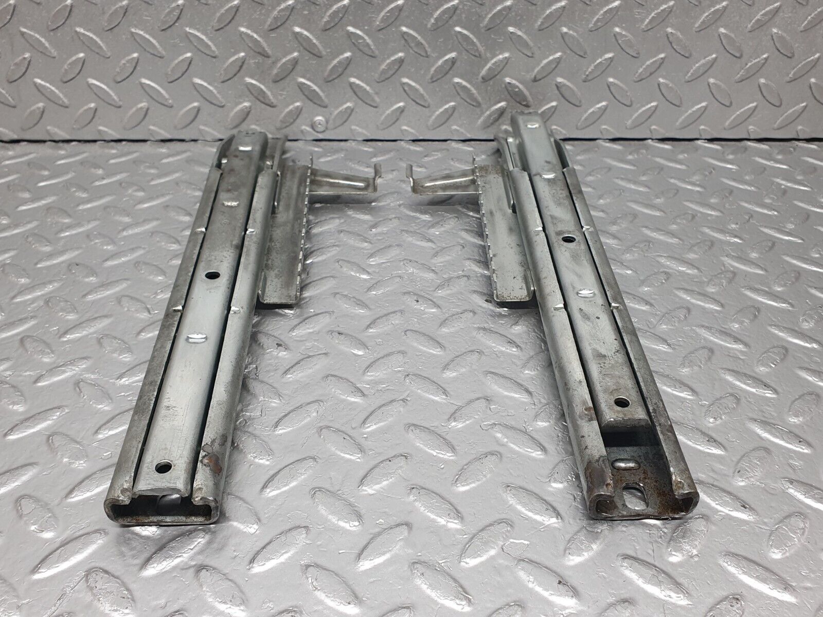 44180 Mercedes-Benz C123 230CE Coupe Front Right Seat Rail Pair