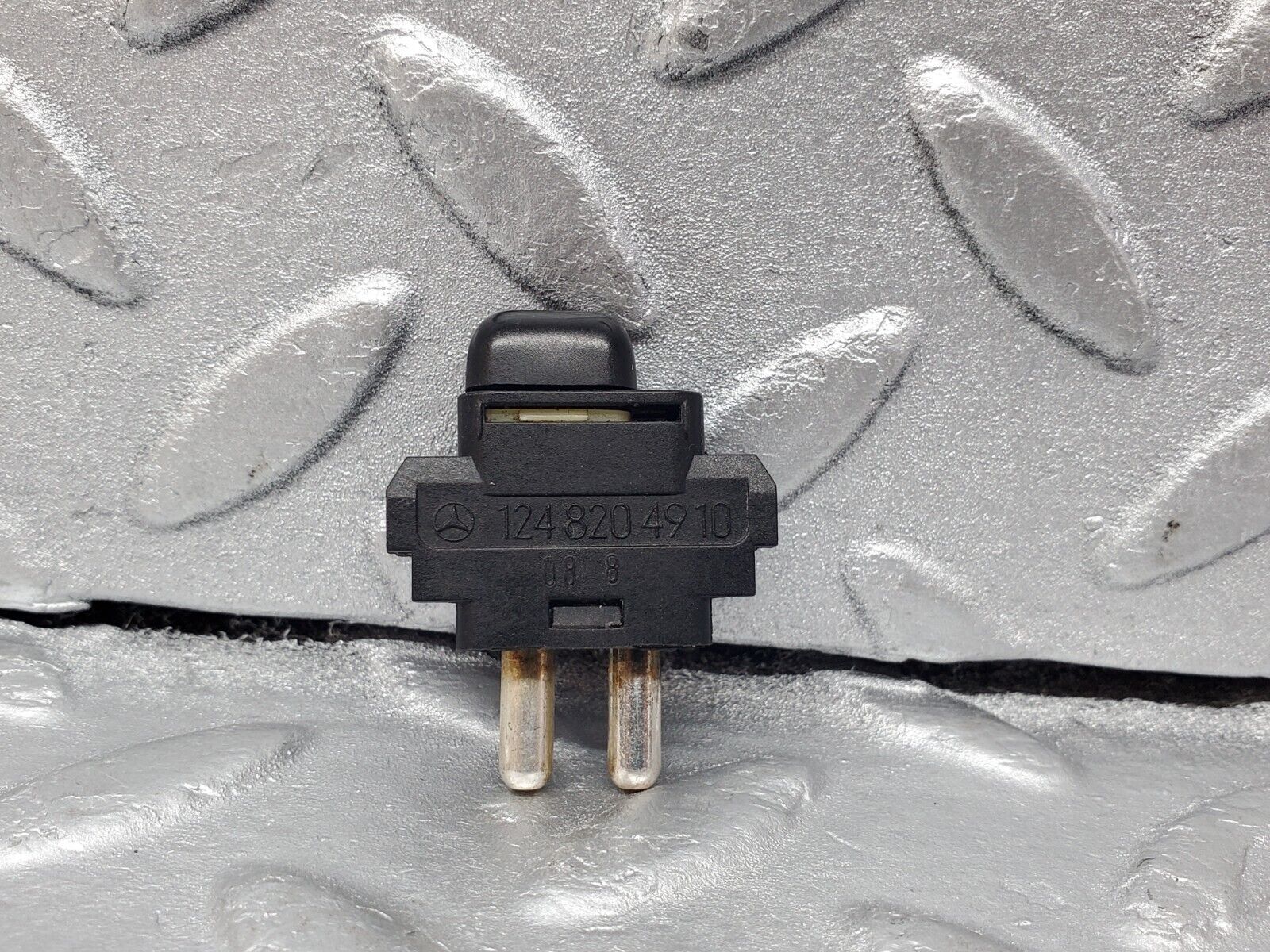 45654 Mercedes-Benz W126 420SE Child Lock Control Switch 1248204910