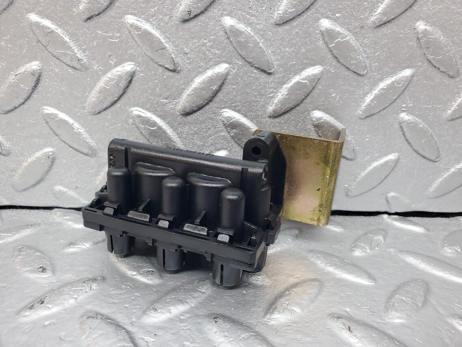 45002 Mercedes-Benz R129 300SL Coupe Vacuum Pump Distribution Unit 1298001478