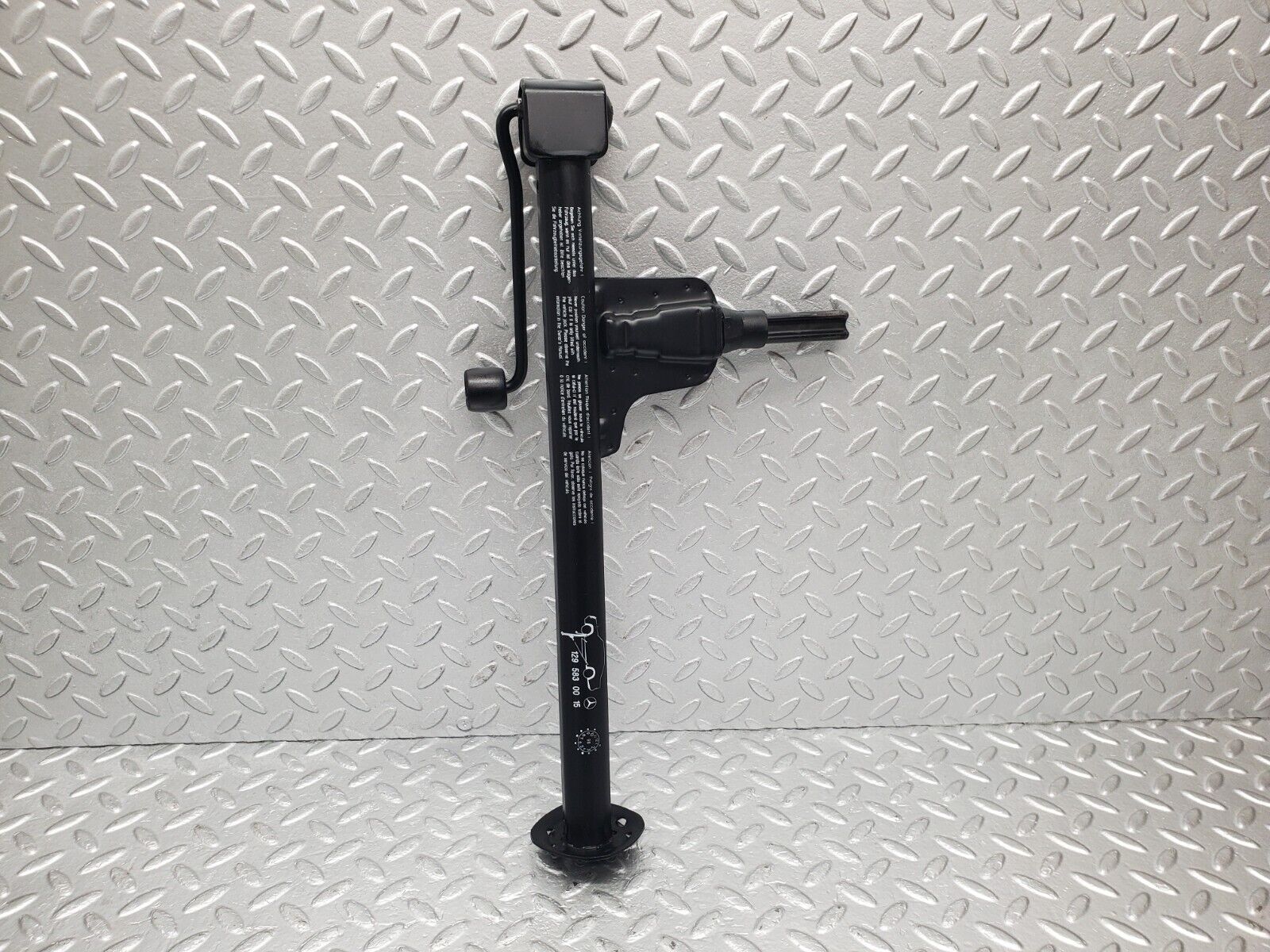 46810 Mercedes-Benz R129 320SL Coupe Car Jack 1295830015