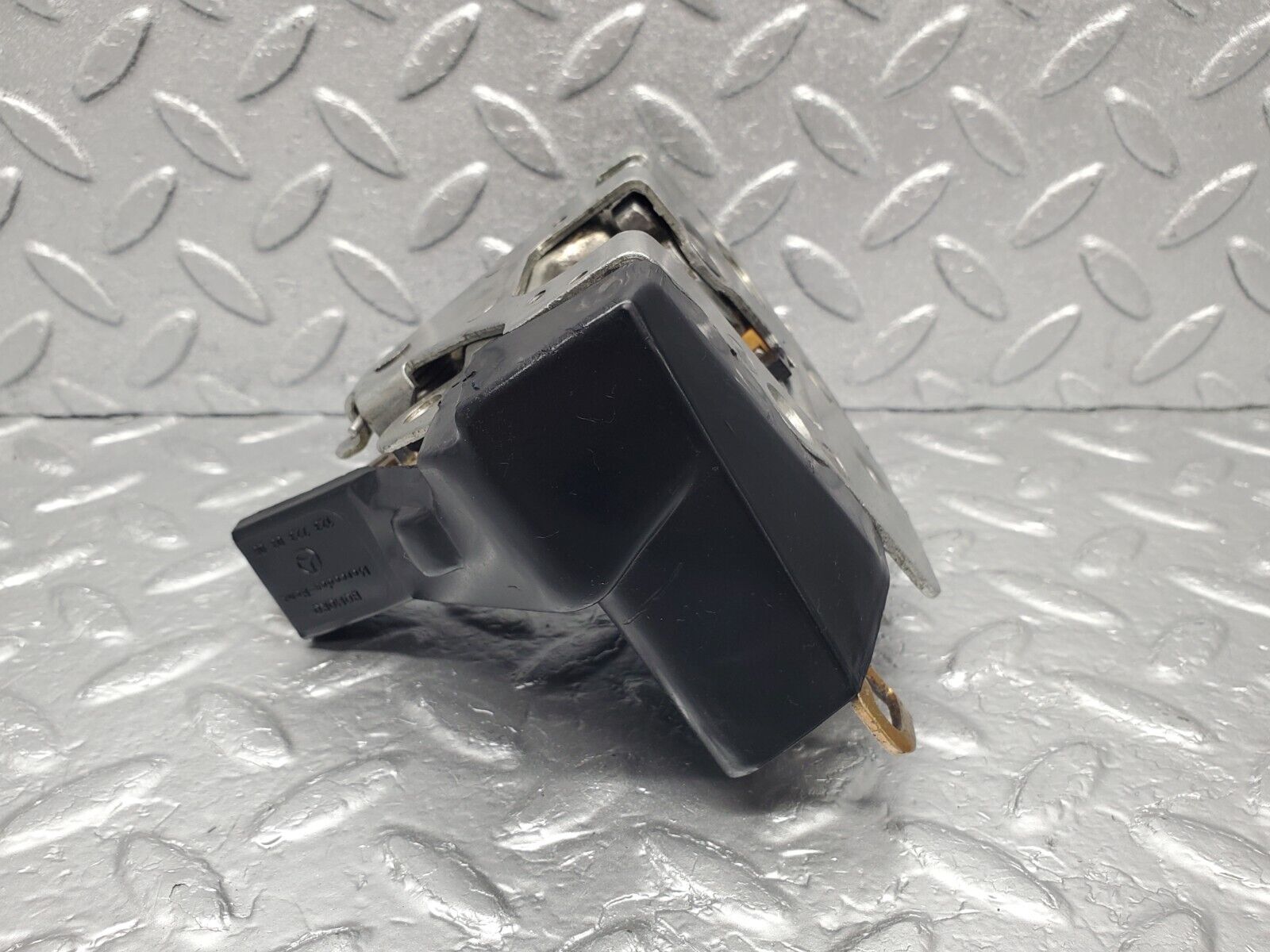 46383 Mercedes-Benz C123 280CE Coupe Left Door Lock Mechanism 1237230308