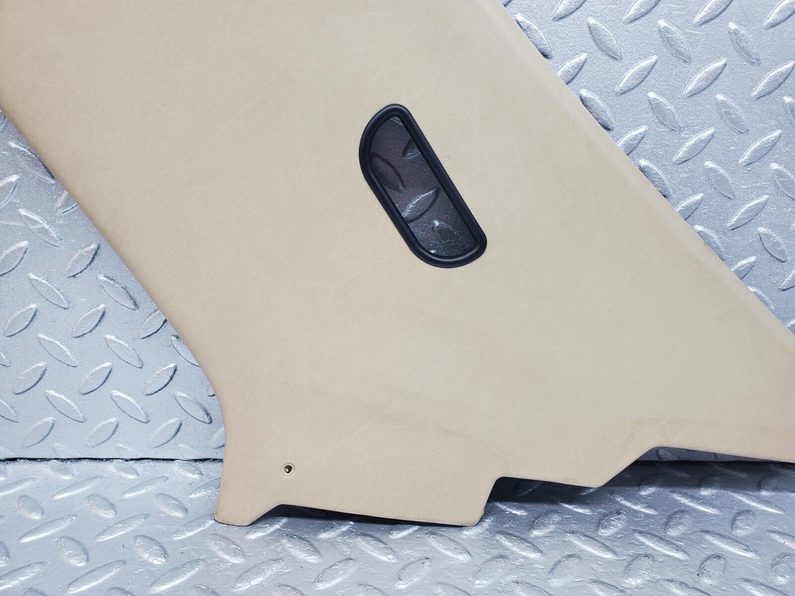 45770 Mercedes-Benz W126 420SE C Pillar Cover Right Side Beige 1266950444