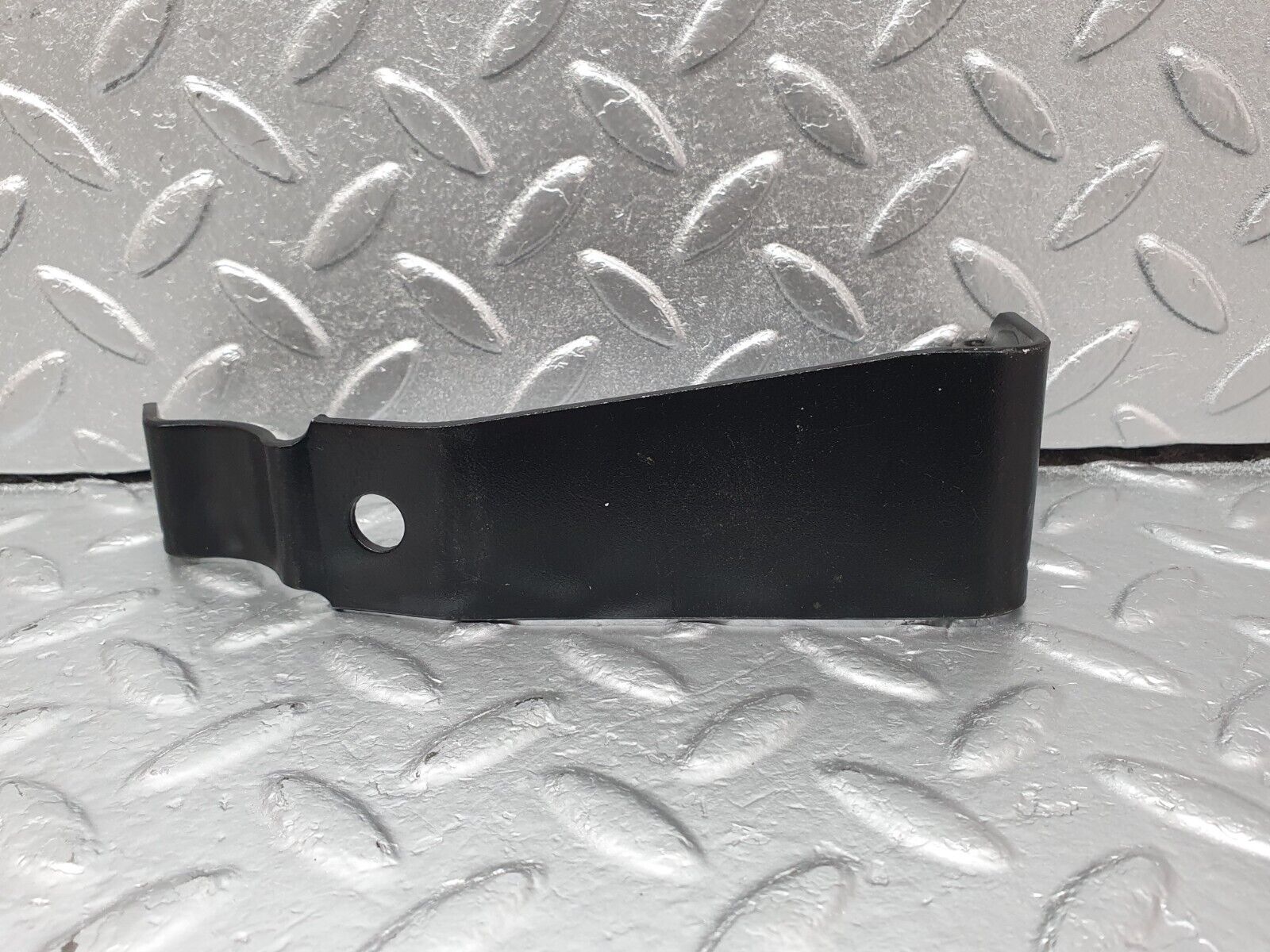 42119 Mercedes-Benz W202 C200 Anti Roll Bar Holder Bracket Front Left