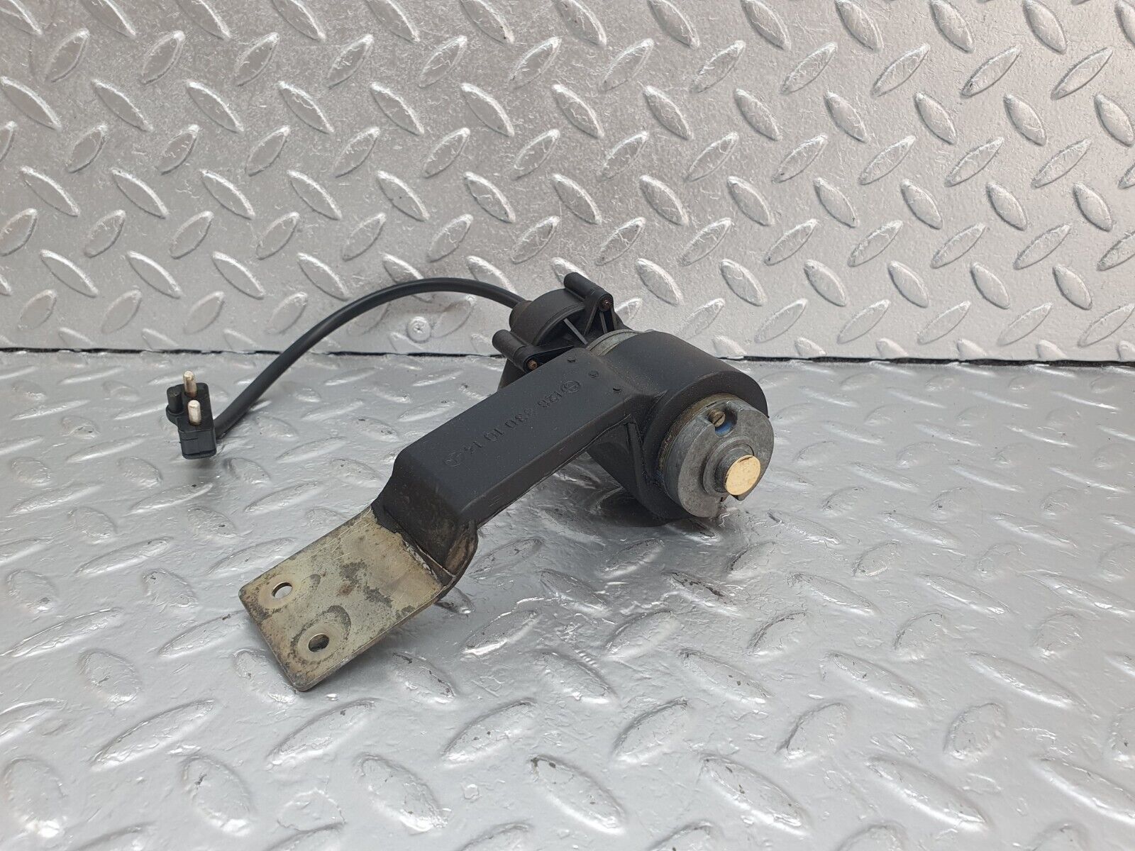 43681 Mercedes-Benz C126 380SEC Coupe Auxiliary Heating Water Pump 1268301014