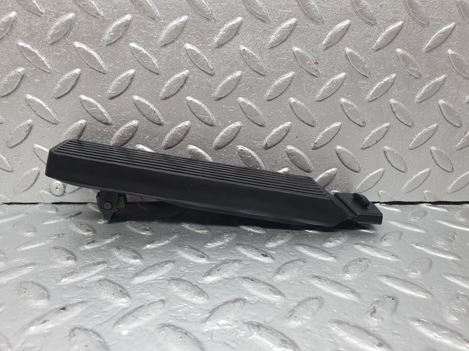 43912 Mercedes-Benz C123 230CE Coupe Accelerator Pedal With Rubber 1233010082