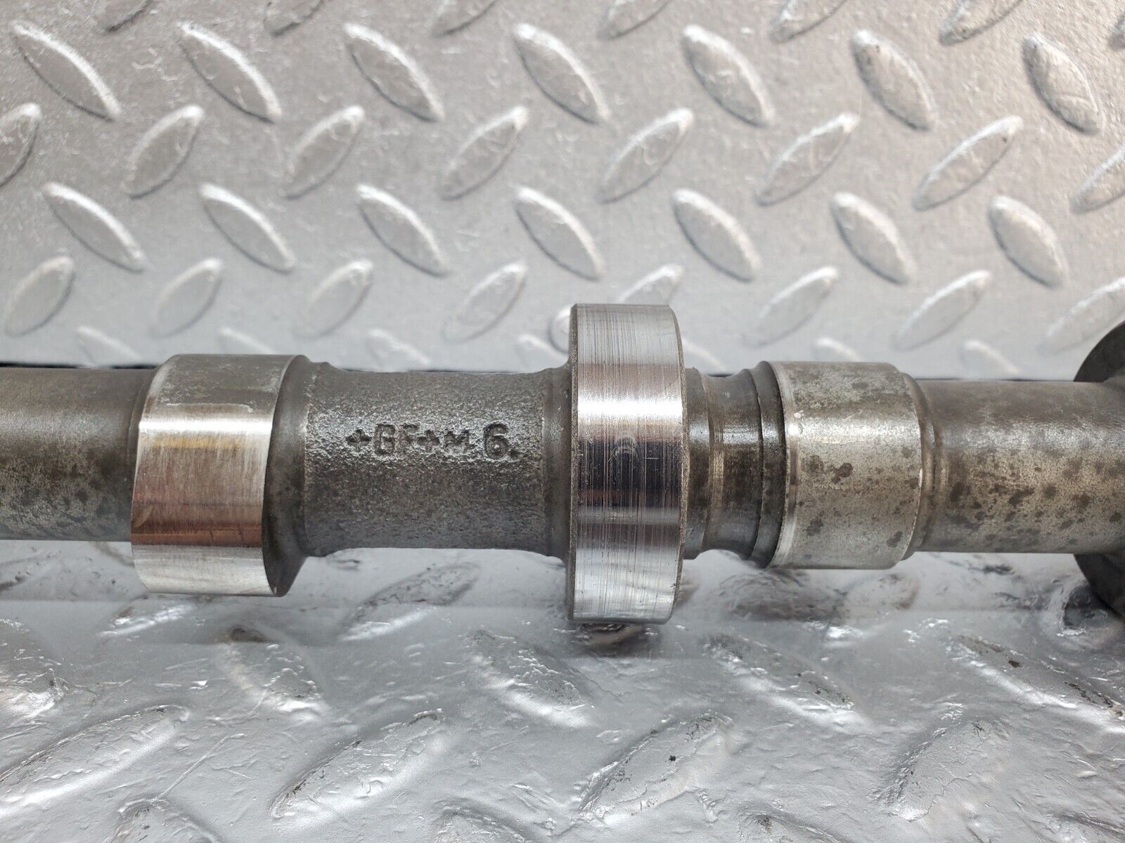 44534 Mercedes-Benz W123 280E Camshaft Exhaust Side 11078