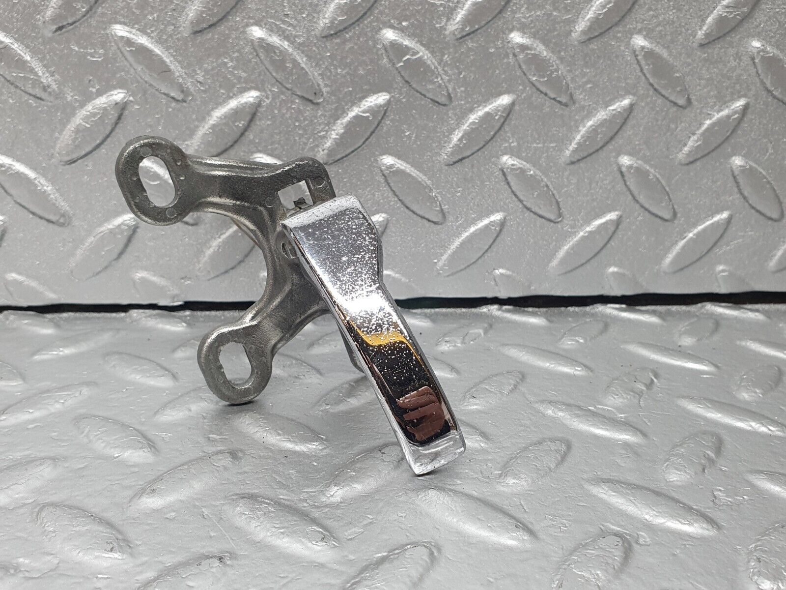 43110 Mercedes-Benz W108 280SE Front Left Interior Door Handle Chrome 1107660319