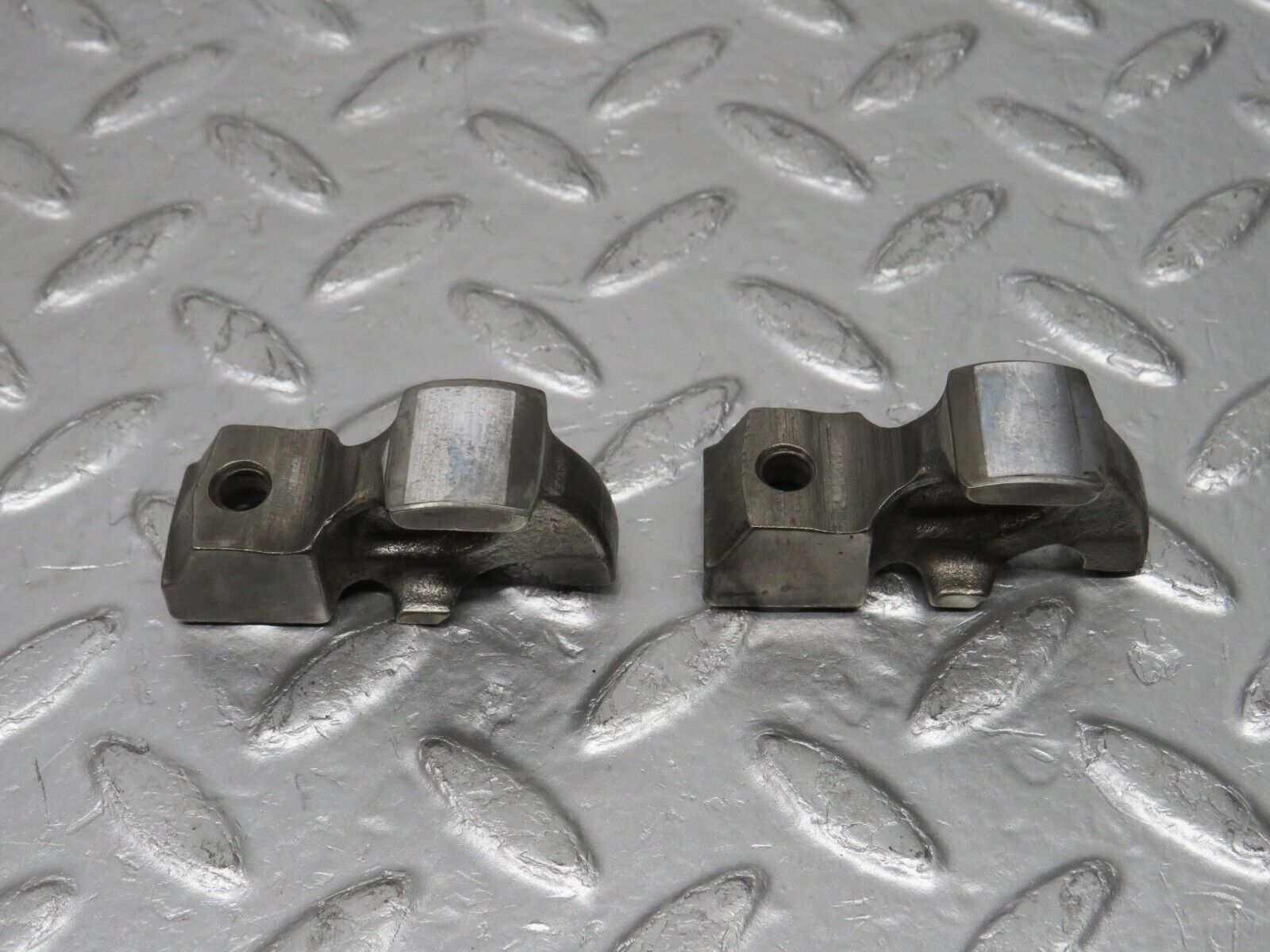 33006 Mercedes-Benz C107 R107 350 V8 Valve Rocker Arm With Spring & Tappet