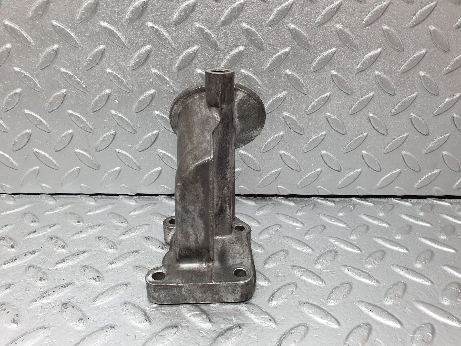 41629 Mercedes-Benz W124 200E Oil Filter Housing 1021800038