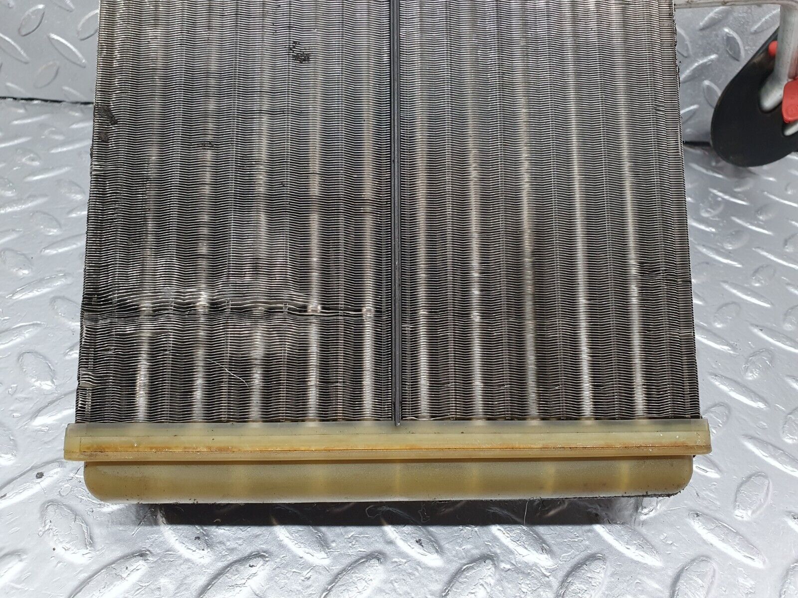 42406 Mercedes-Benz R129 320SL Coupe Heater Radiator Behr