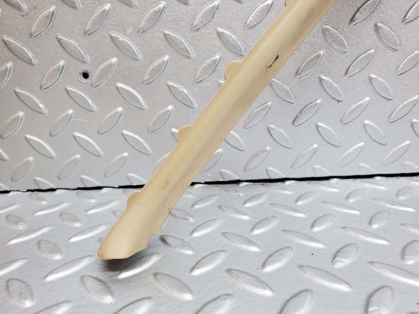 45862 Mercedes-Benz W126 420SE Rear Left Door Window Frame Cover 1267350571