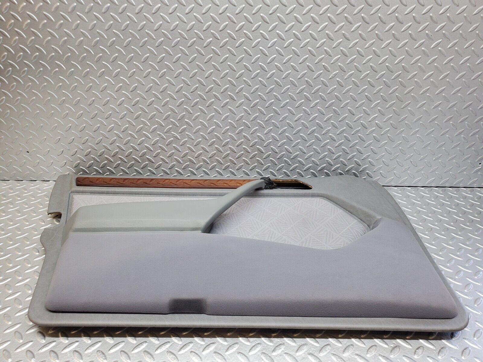 44689 Mercedes-Benz W124 220E Front Left Door Card Grey 1247271370