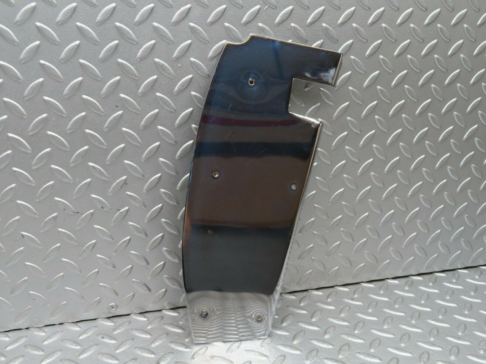 15620 Mercedes-Benz R107 450SL Left Door Chrome Trim