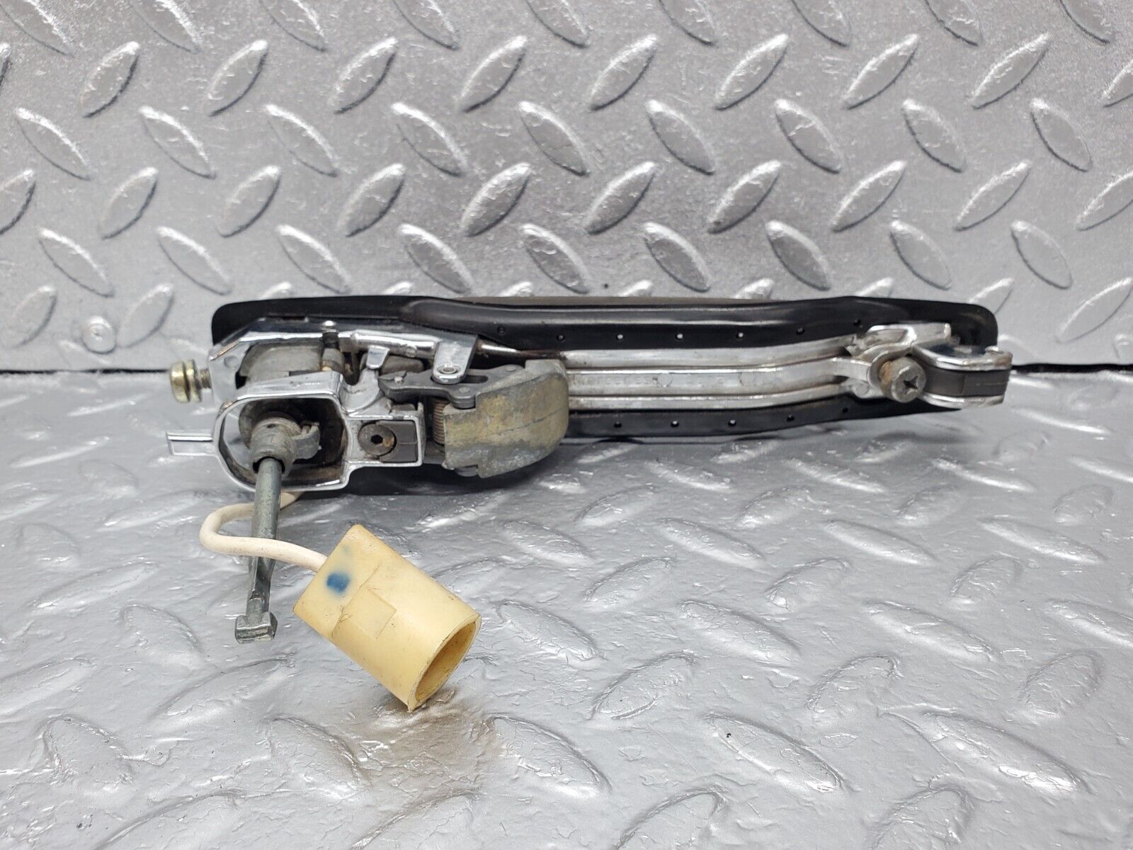 45645 Mercedes-Benz W126 420SE Front Right Door Exterior Handle No Key