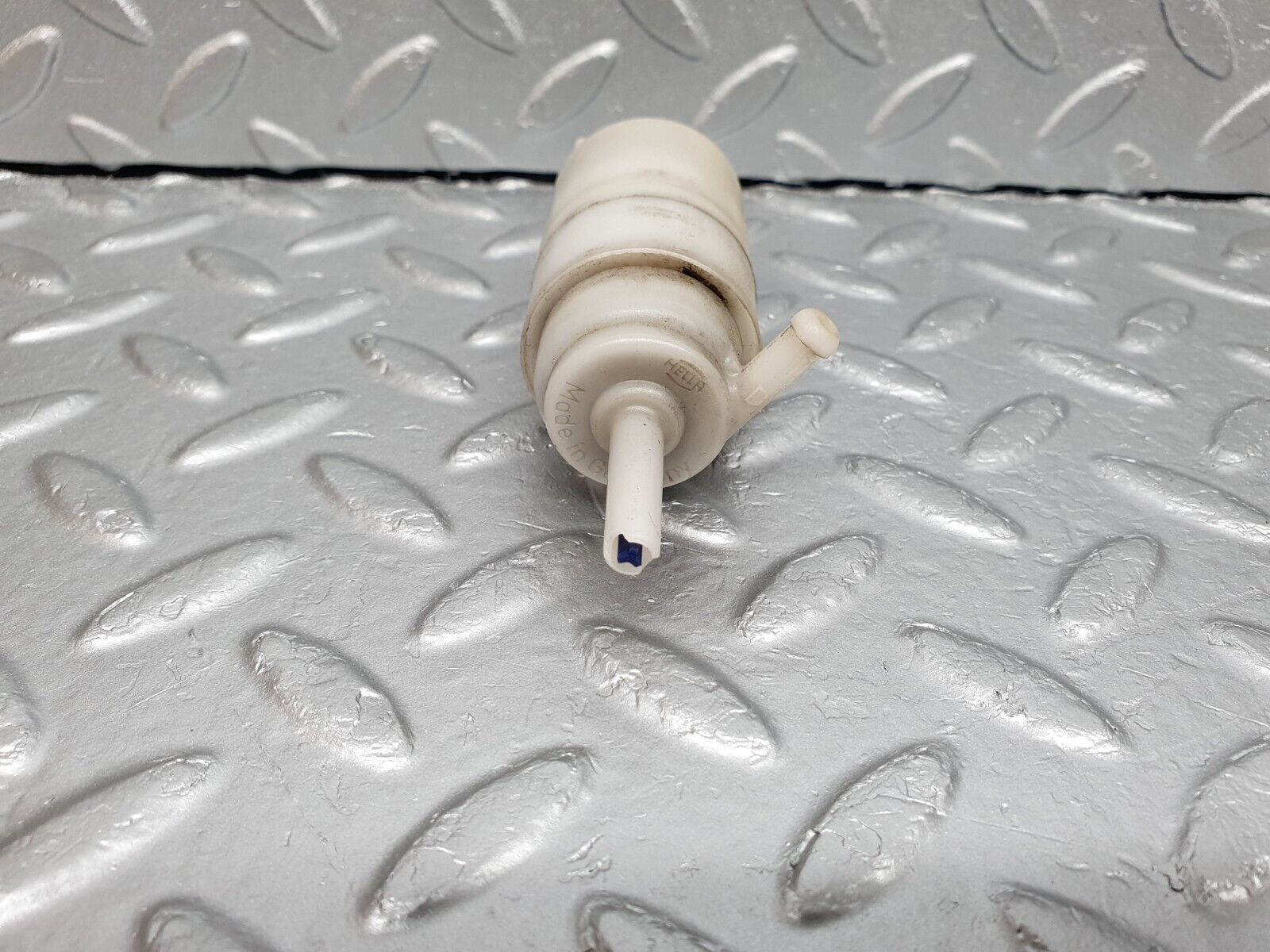 41652 Mercedes-Benz W124 200E Windscreen Washer Pump Hella 1248690221