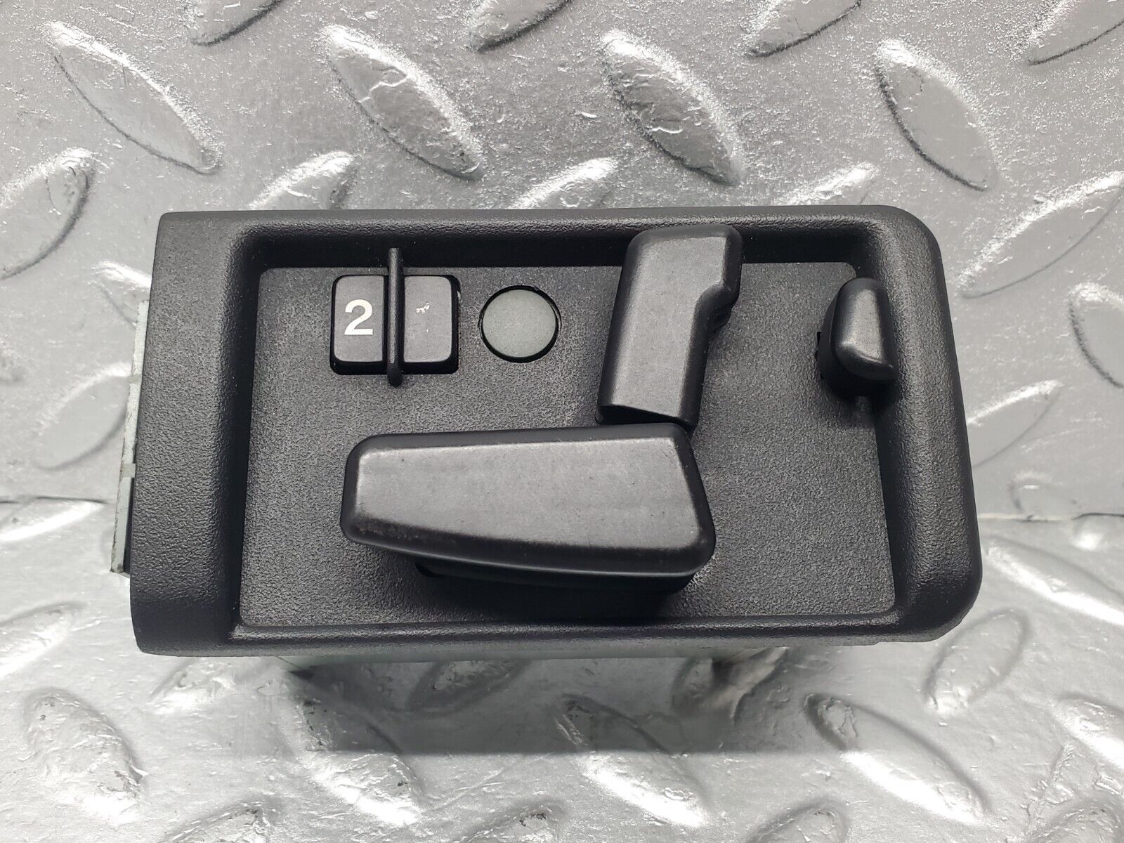 46053 Mercedes-Benz W126 420SE Front Right Seat Adjust Switch 0038202810