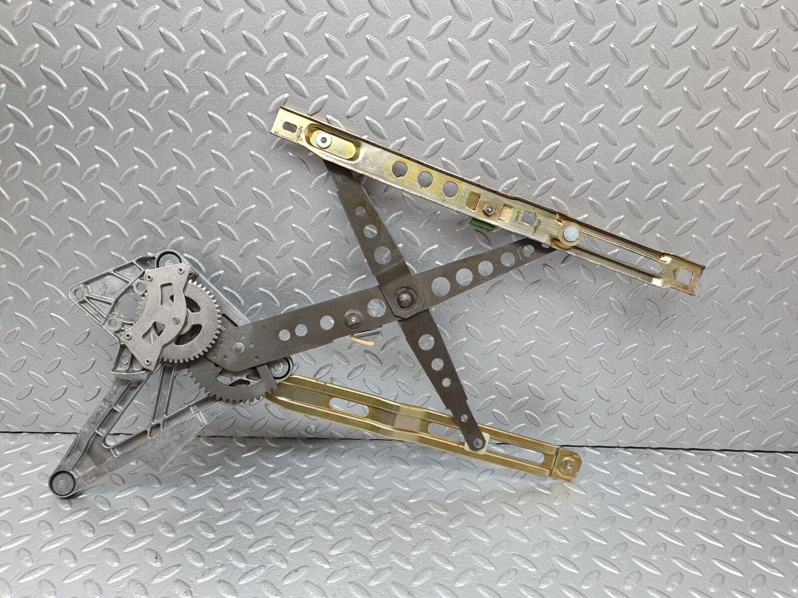 43746 Mercedes-Benz C126 380SEC Coupe Rear Right Power Window Regulator