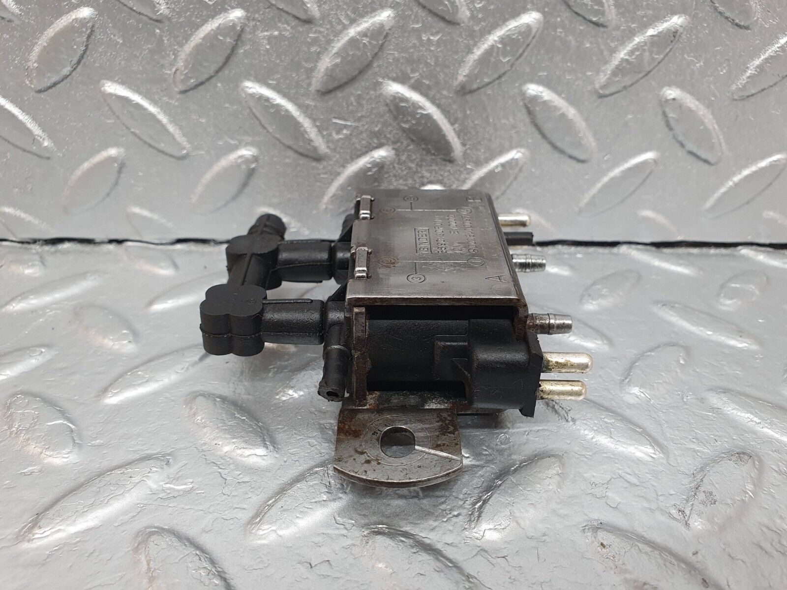 42166 Mercedes-Benz R129 320SL Coupe Solenoid Vacuum Valve 0025400097