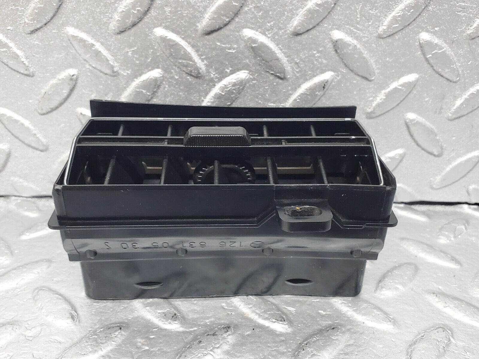45965 Mercedes-Benz W126 420SE Dashboard Air Vent Left Side 1268310530