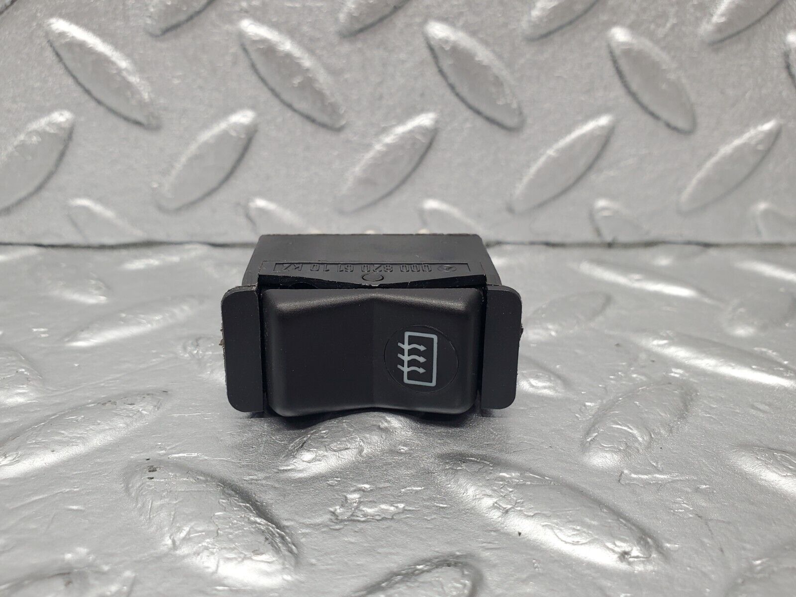46544 Mercedes-Benz C123 280CE Coupe Rear Windscreen Defroster Switch 0008206110