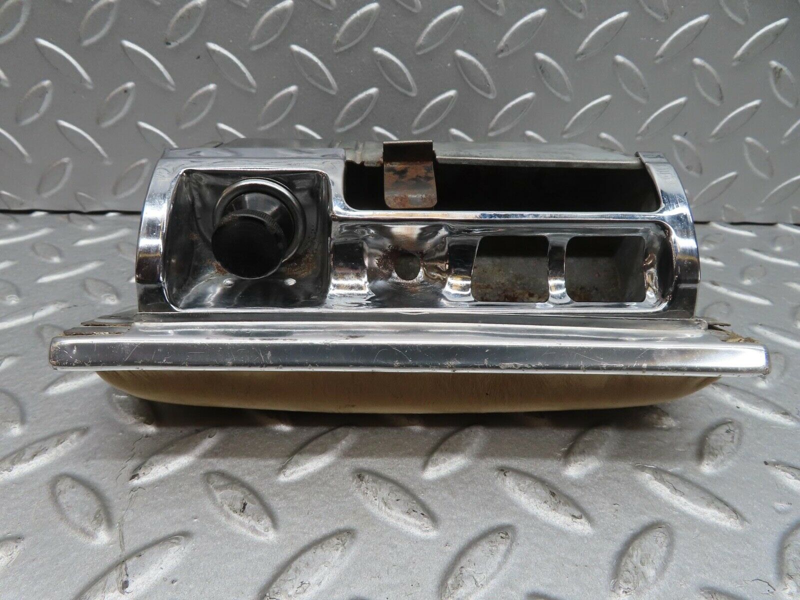 13851 Mercedes-Benz R107 450SL Centre Console Ashtray