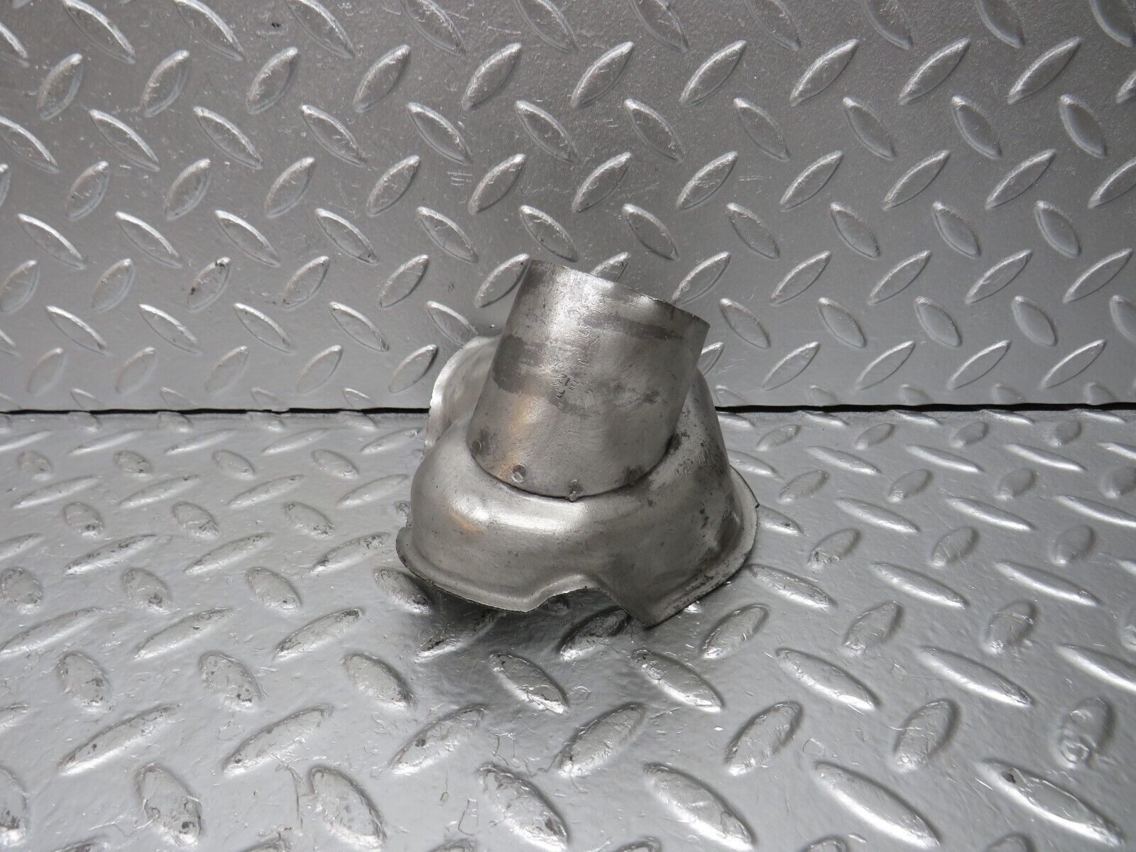 33085 Mercedes-Benz C107 R107 350 V8 Exhaust Heat Shield 0000944911 3922040941