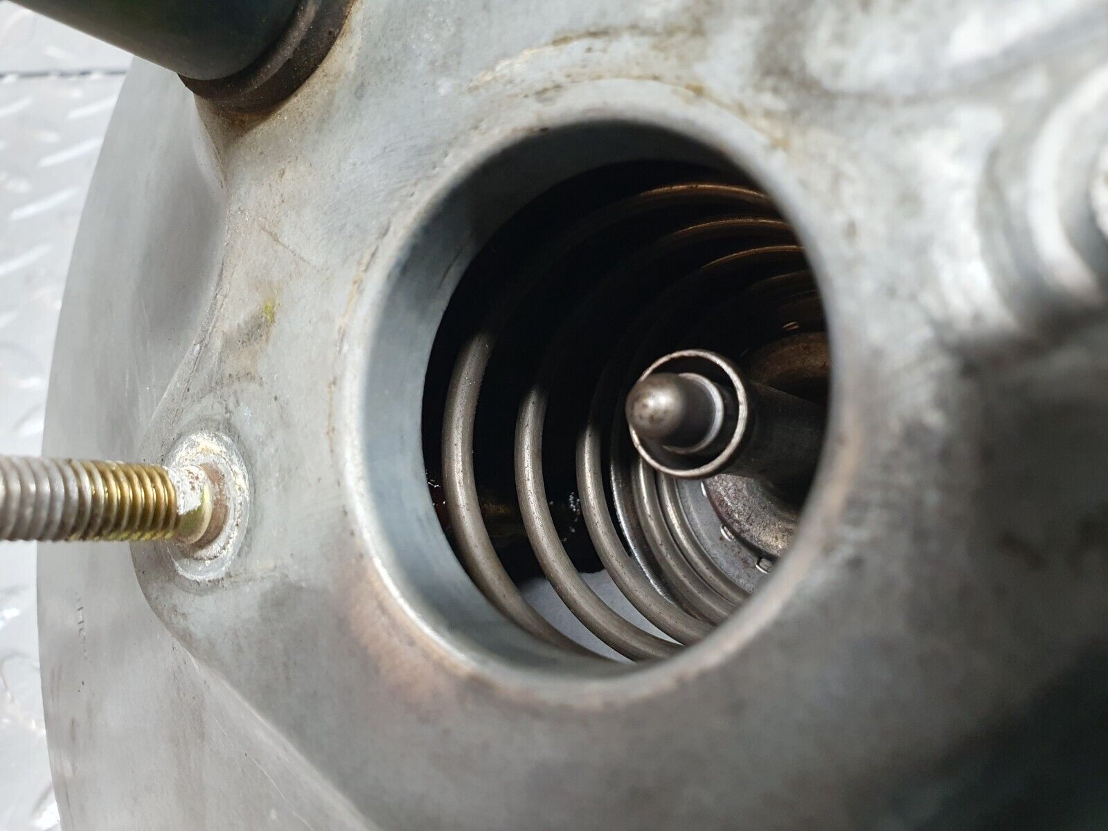 41971 Mercedes-Benz W202 C200 Brake Booster Lucas 0044305830