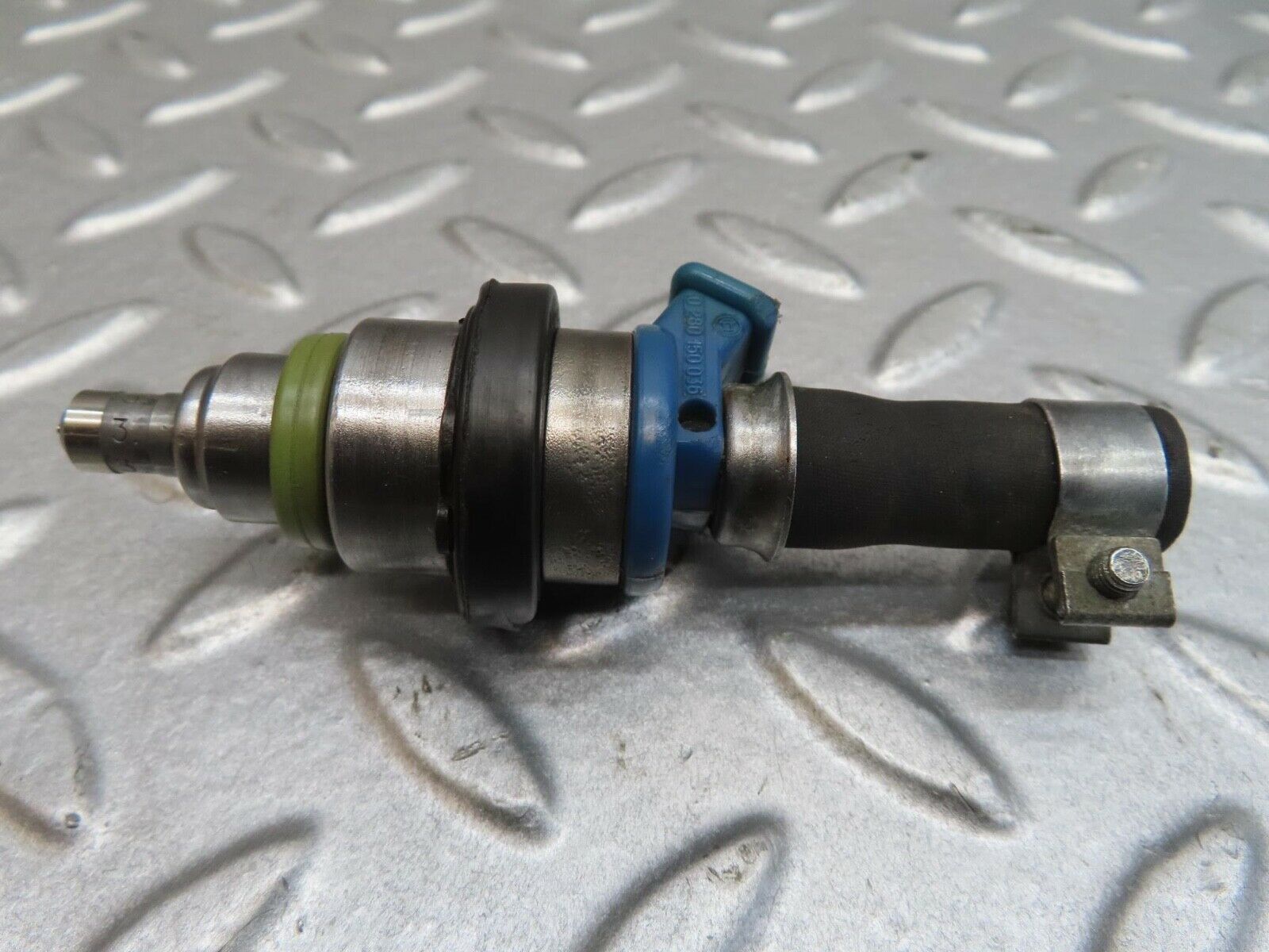 13751 Mercedes-Benz R107 450SL  Fuel Injector Bosch 0280150036
