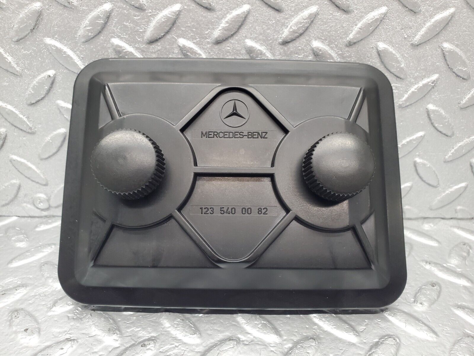 46361 Mercedes-Benz C123 280CE Coupe Fuse Box Cover Lid 1235400082
