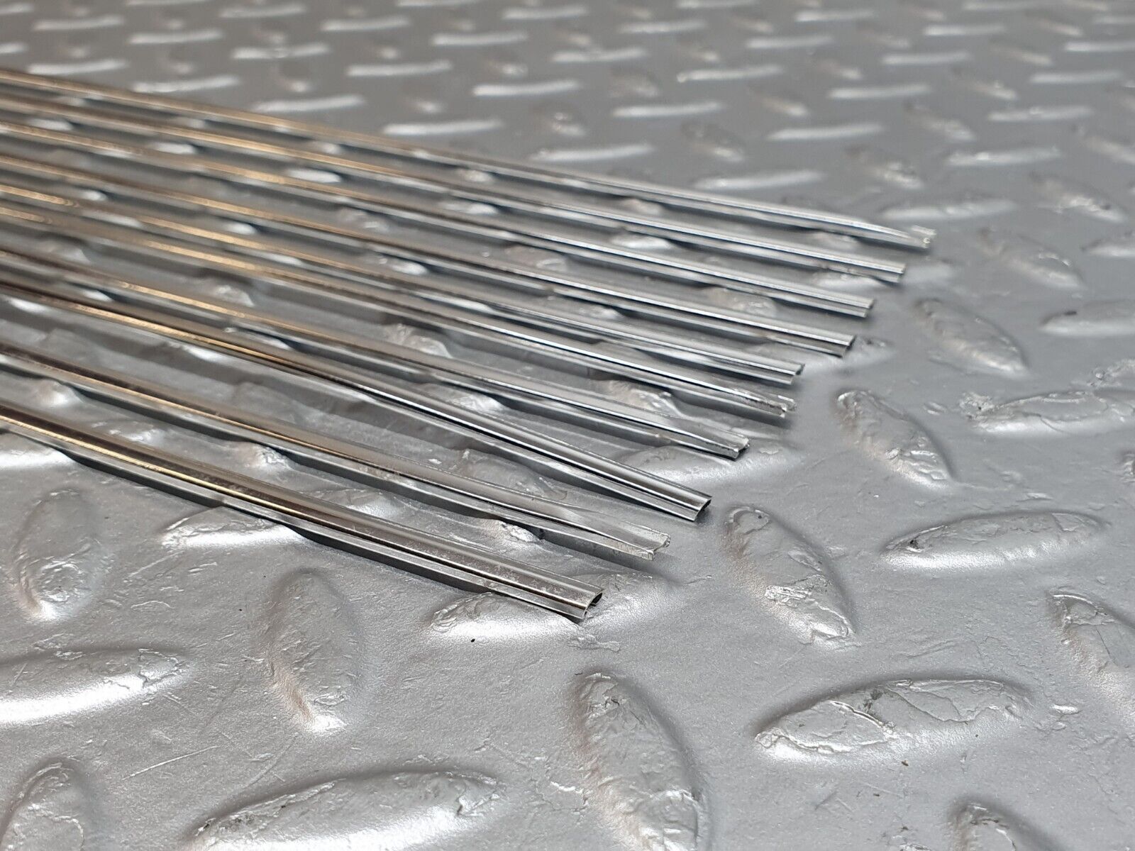 43450 Mercedes-Benz W108 280SE Bonnet Chrome Grill Moulding Trims 1088880122