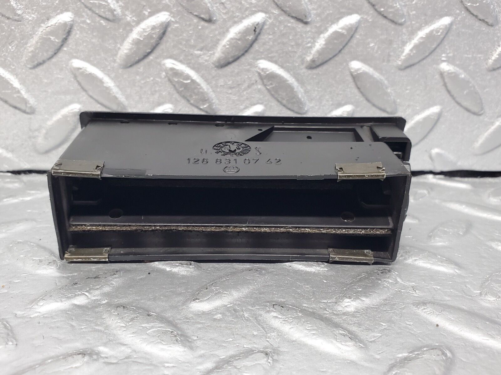 45963 Mercedes-Benz W126 420SE Dashboard Air Vent Left Side 1268310742