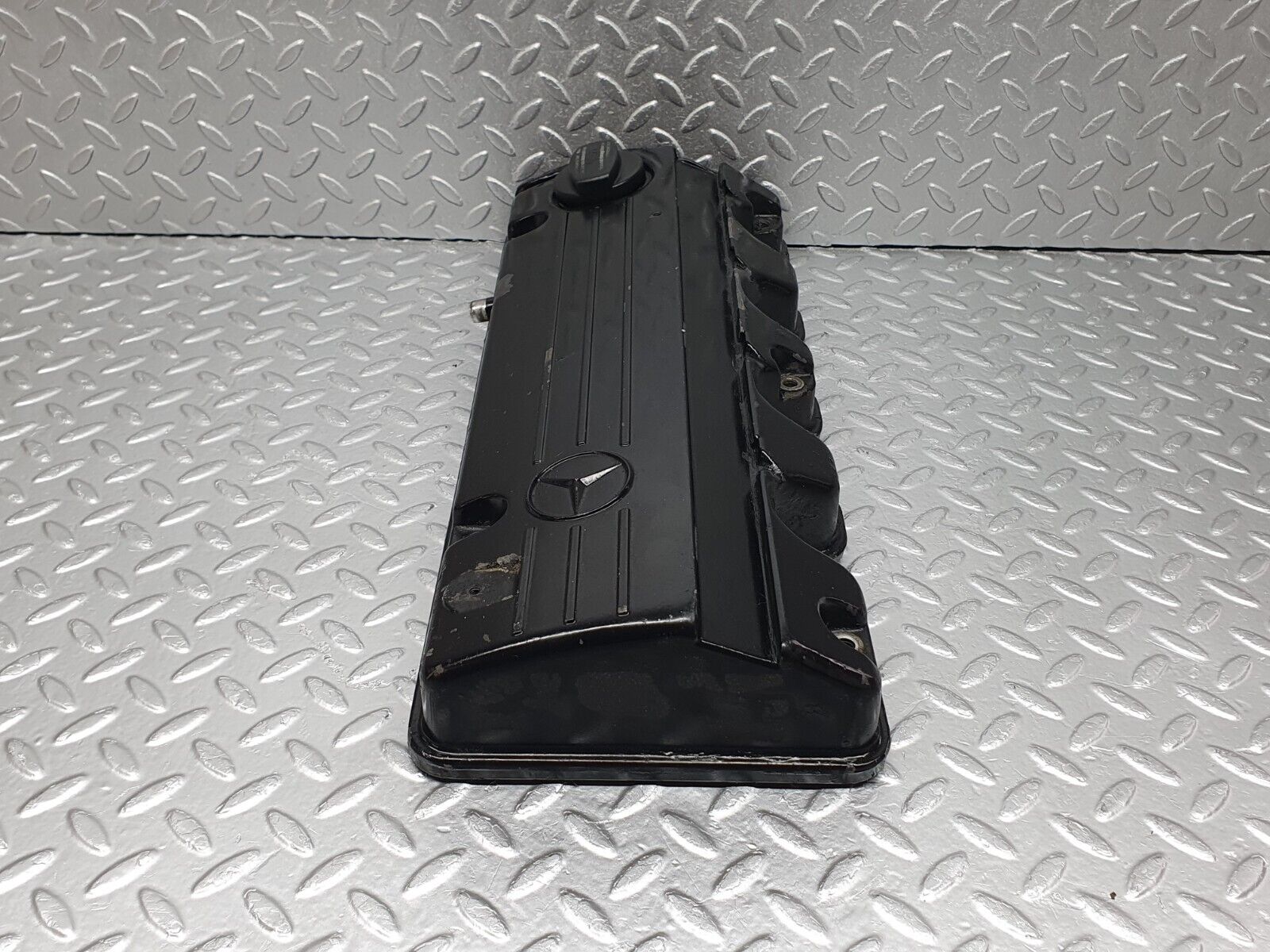 43073 Mercedes-Benz W123 Rocker Cover 1020160405