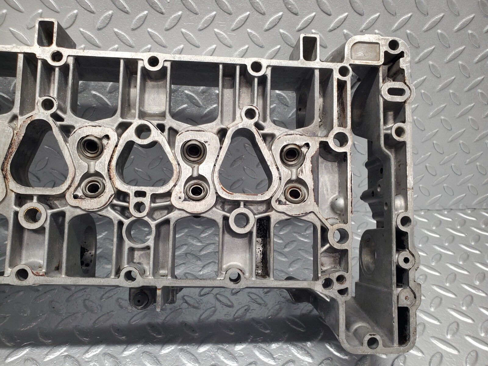 46709 Mercedes-Benz C123 280CE Coupe Camshaft Bearing Casing 1100163304