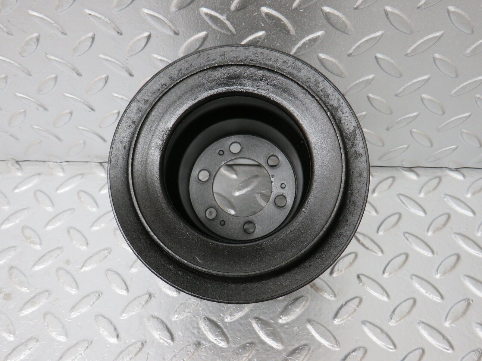 32943 Mercedes-Benz C107 R107 450 V8 Crankshaft Pulley