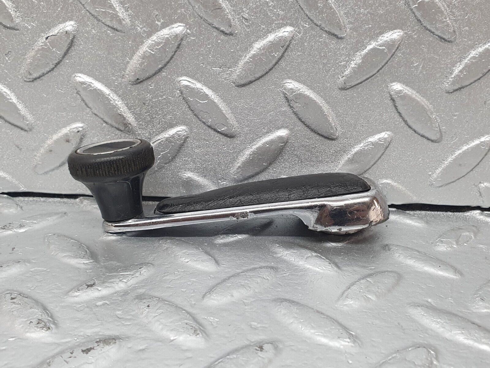 43418 Mercedes-Benz W108 280SE Window Lifter Crank Handle