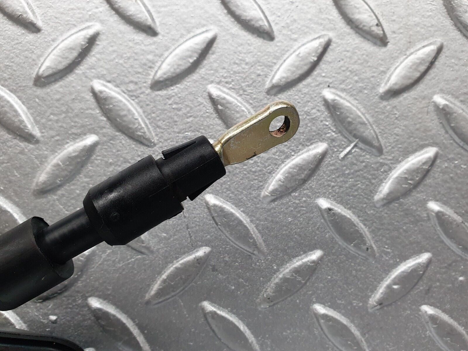 42093 Mercedes-Benz W202 C200 Parking Brake Cable 2024203085