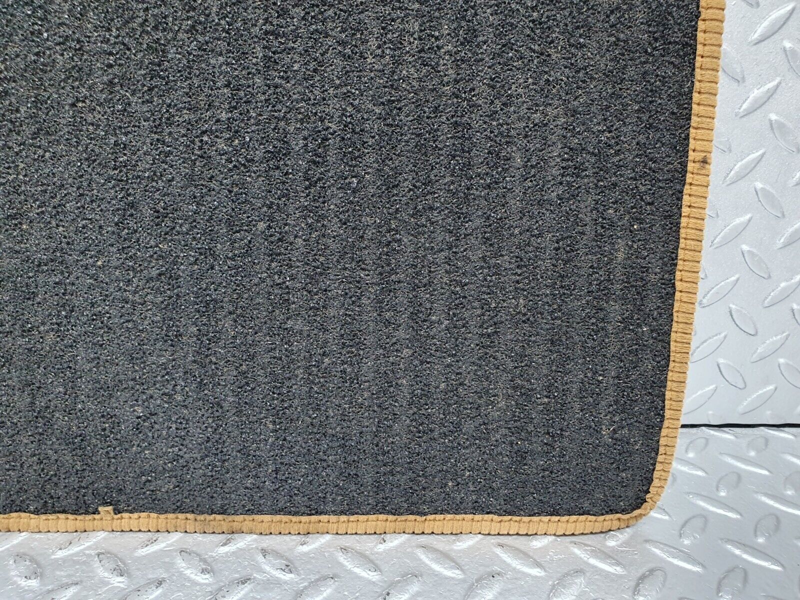 41635 Mercedes-Benz W124 200E Rear Right Floor Carpet Mat Palomino