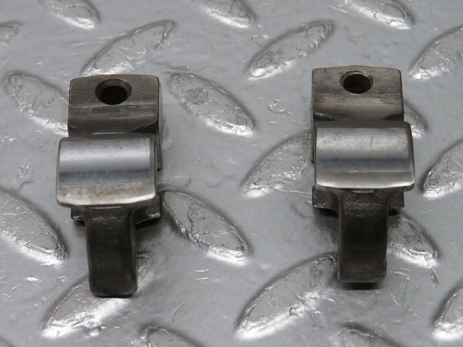 33003 Mercedes-Benz C107 R107 350 V8 Valve Rocker Arm With Spring & Tappet