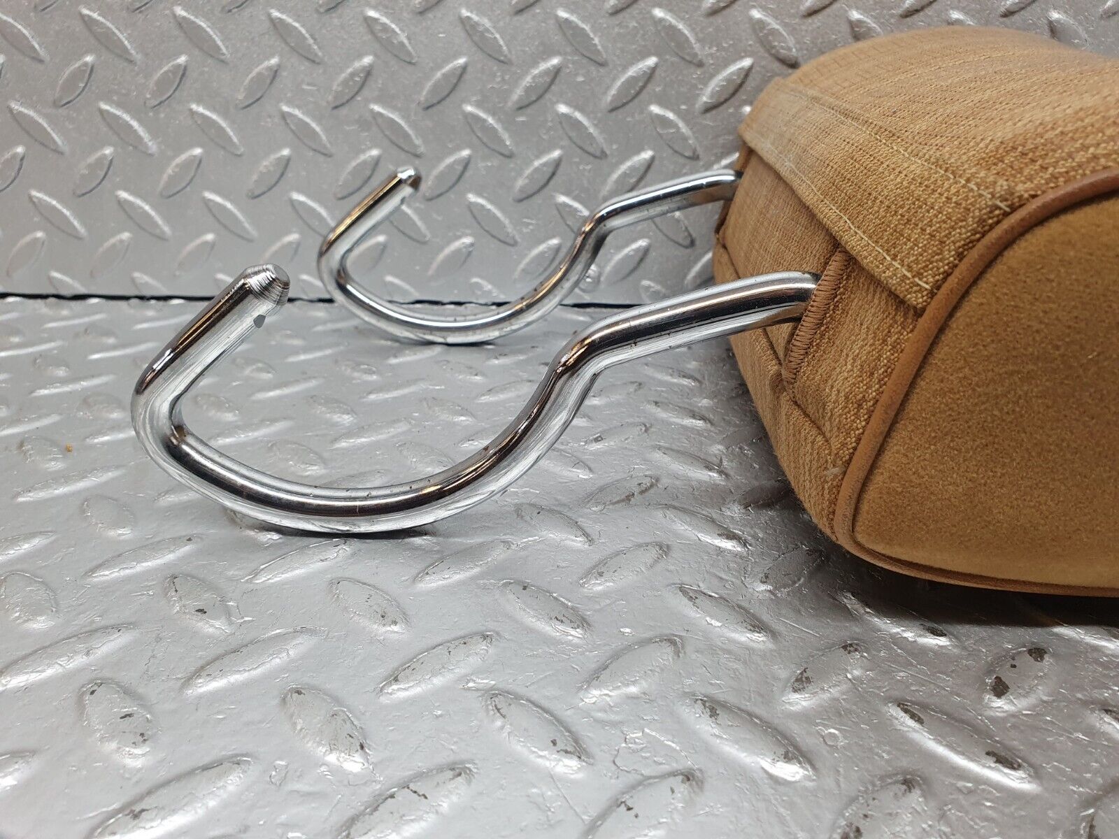 41726 Mercedes-Benz W124 200E Rear Headrest