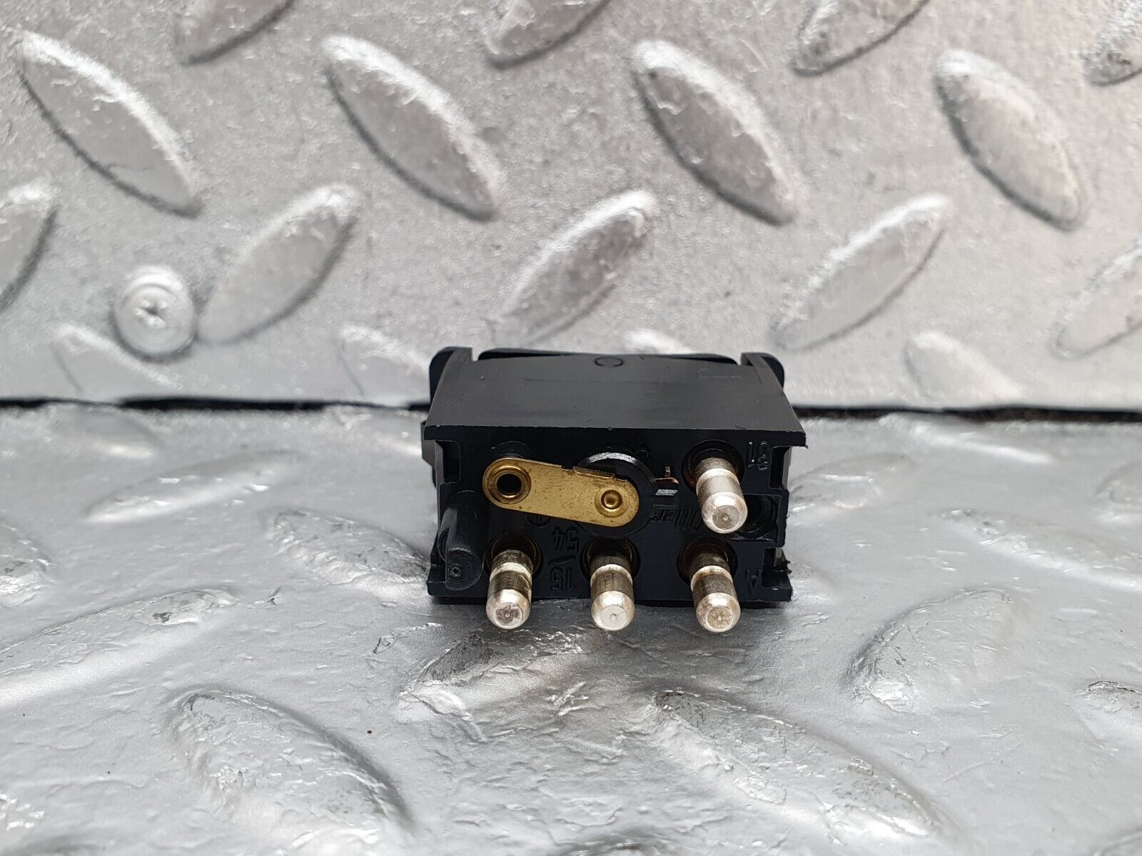 44115 Mercedes-Benz C123 230CE Coupe Rear Windscreen Defroster Switch 0008206110