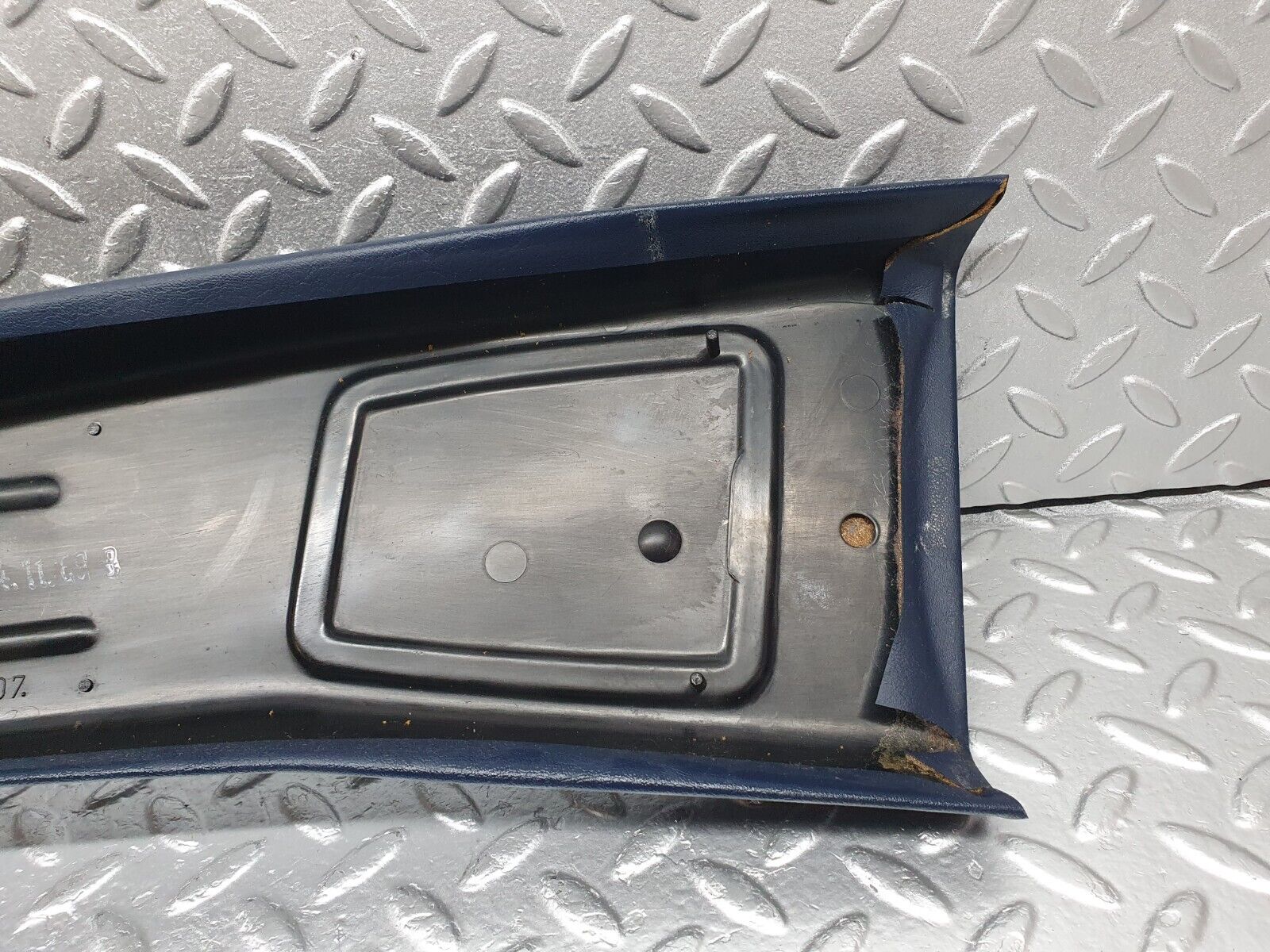 42653 Mercedes-Benz W201 190 2.0L B Pillar Cover Right Blue 2016921889 2016920044