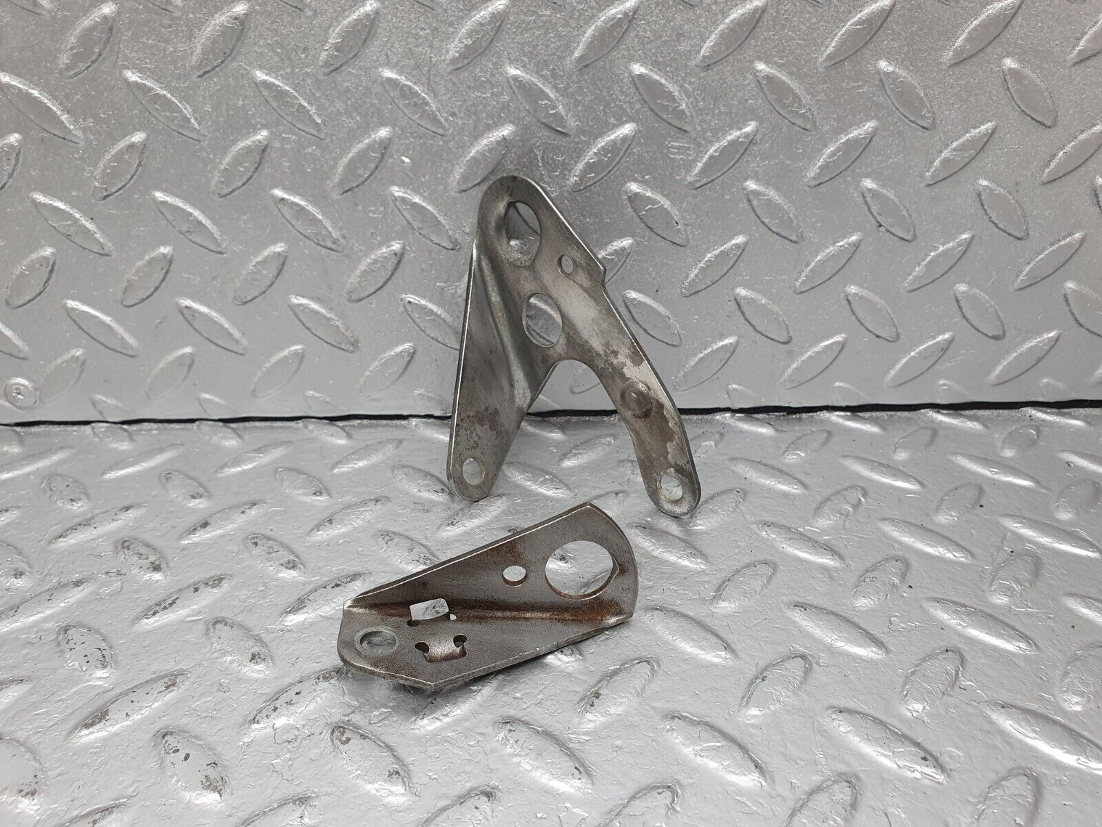 41617 Mercedes-Benz W124 200E Engine Lifting Eyes Hooks