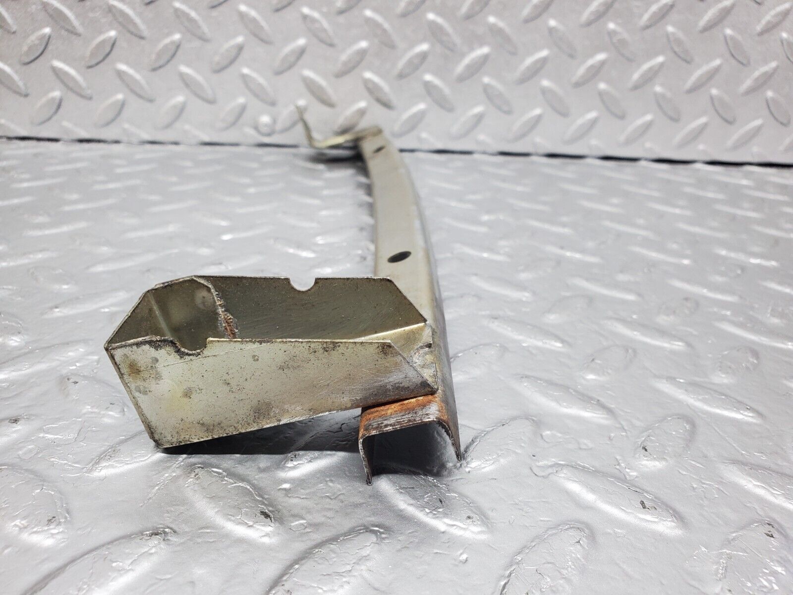 45815 Mercedes-Benz W126 420SE Rear Right Window Channel