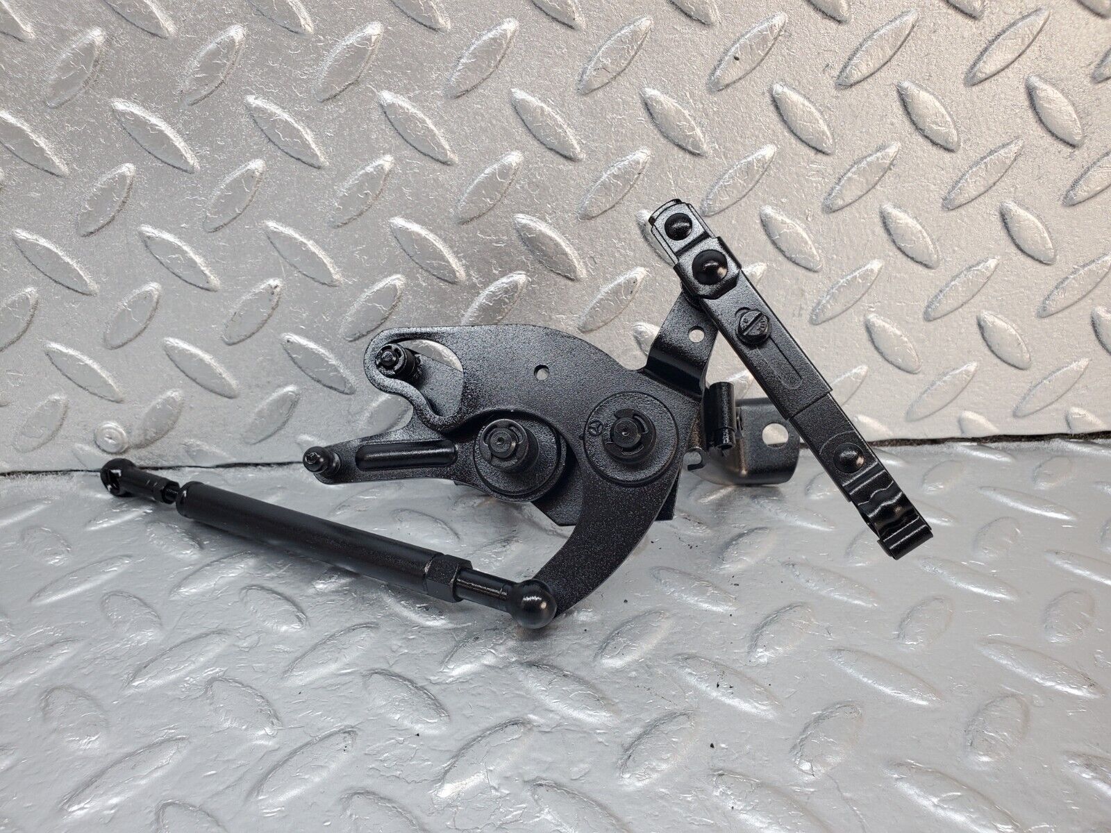 45935 Mercedes-Benz W126 420SE Throttle Linkage