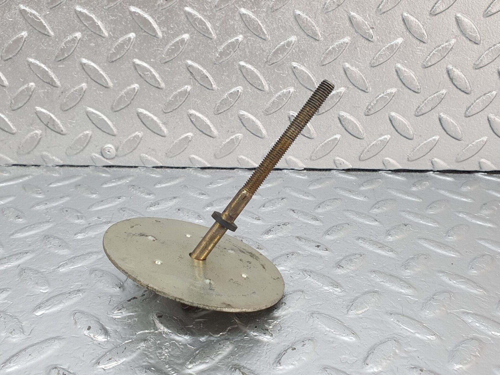 44023 Mercedes-Benz C123 230CE Coupe Spare Wheel Holder