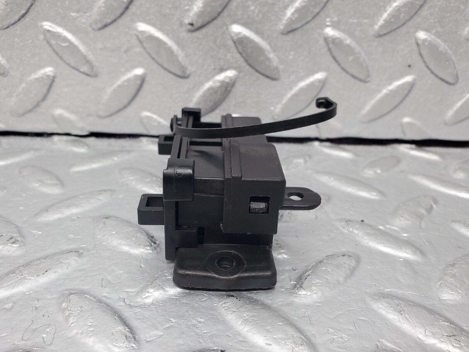 45591 Mercedes-Benz W126 420SE Diagnostic Connector 1265459740