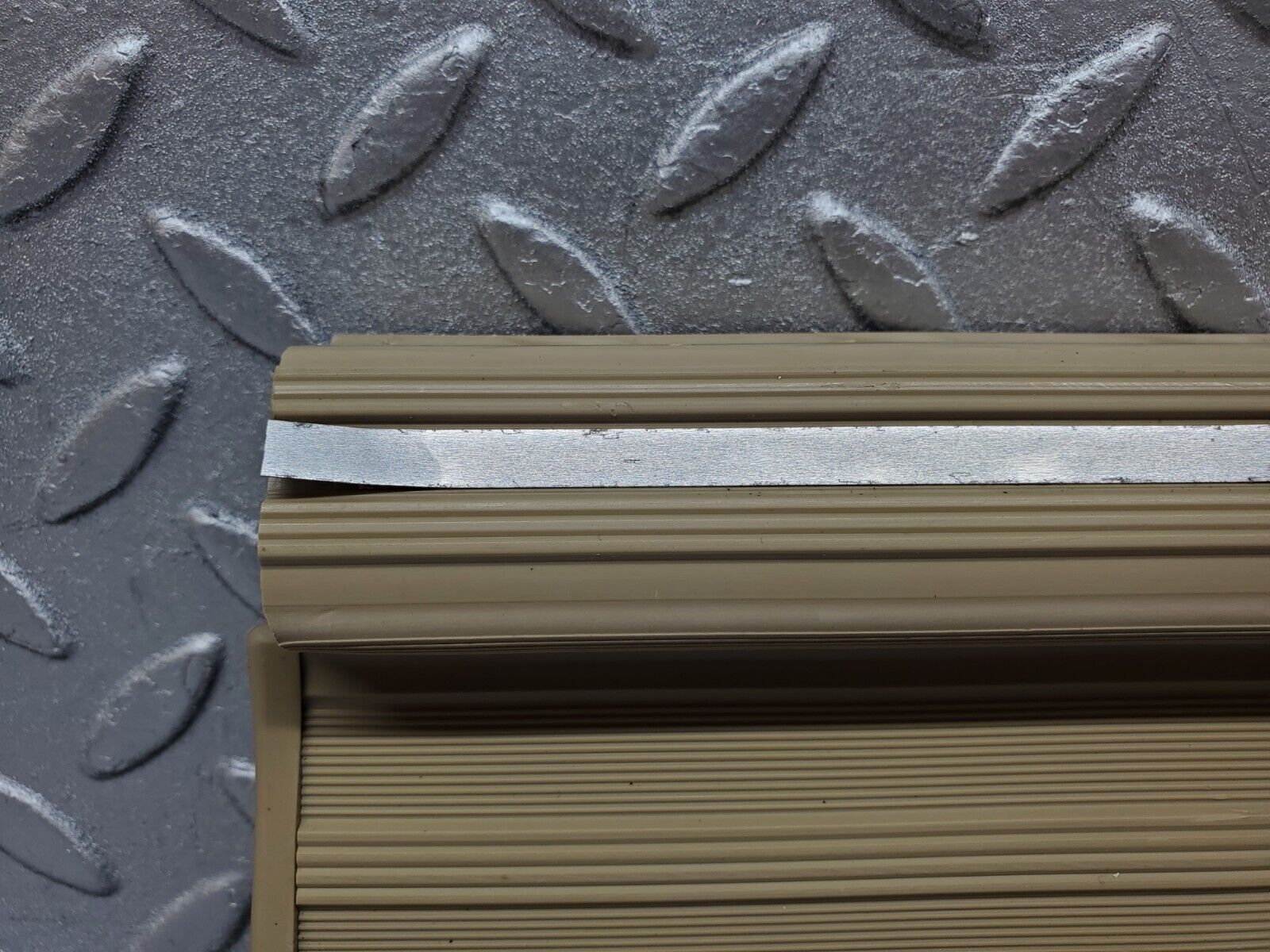 45617 Mercedes-Benz W126 420SE Rear Right Door Sill Trim Beige